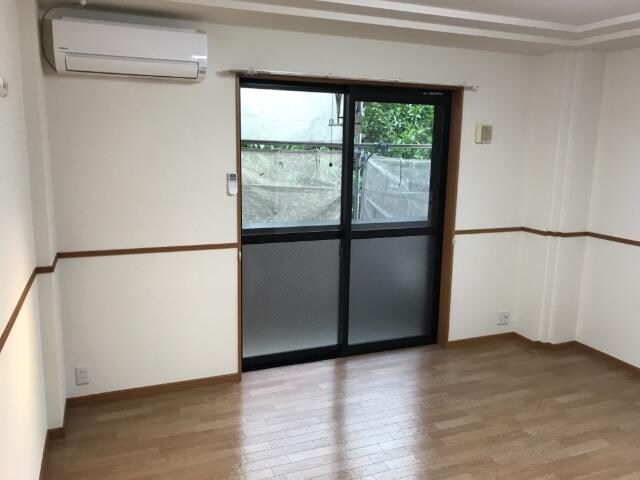 物件内観写真5　(洋室)