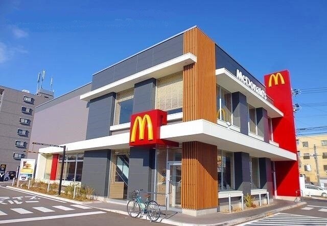 物件外観写真5　(マクドナルドまで900m)