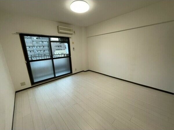 居室(※写真は同じマンションの違う部屋のものになります。)