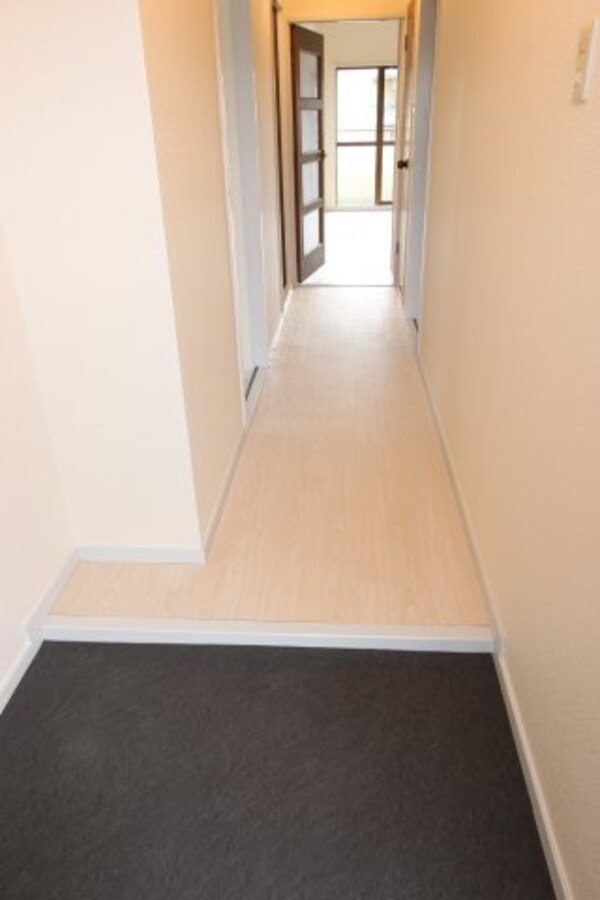 玄関(参考写真です。現況優先。)