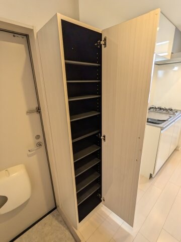 物件内観写真11　(205号室シューズボックス)