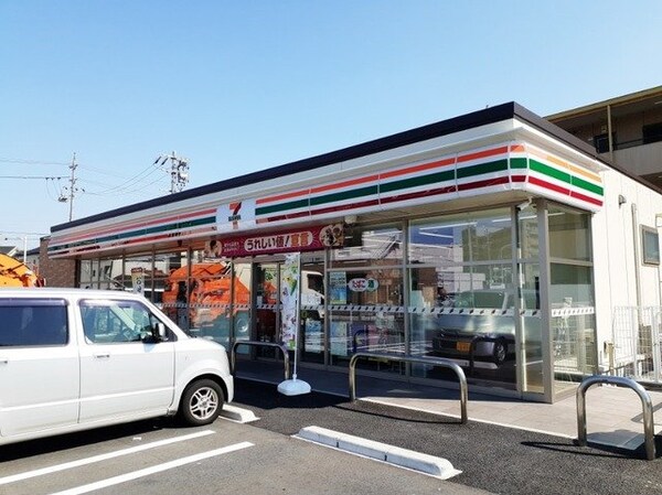 周辺環境(セブンイレブン中小田井5丁目店まで500m)