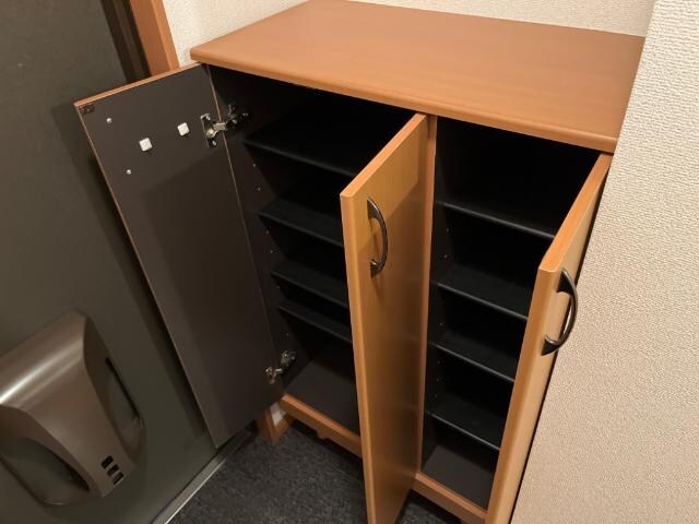 物件内観写真13　(下駄箱)