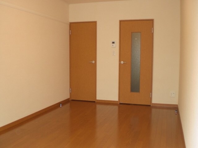 物件内観写真6　(2Fはカーペットとなります。)