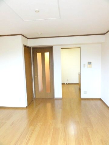 物件内観写真3　(使いやすい居間です)