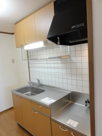 物件内観写真6　(収納もある玄関です)