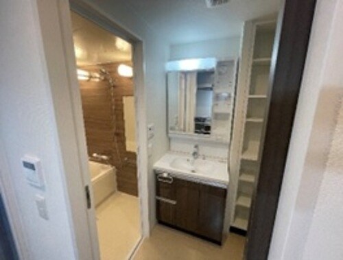 物件内観写真8　(洗面台　※同タイプの部屋のお写真です)