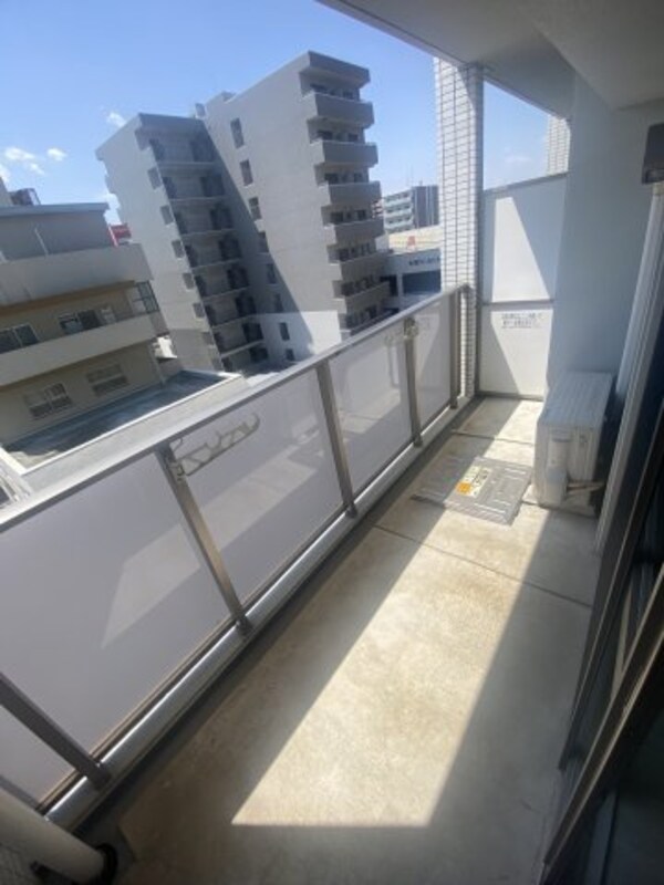 バルコニー(※写真は同じマンションの違う部屋のものになります。)