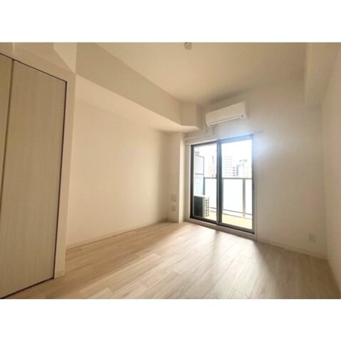 物件内観写真4　(洋室)