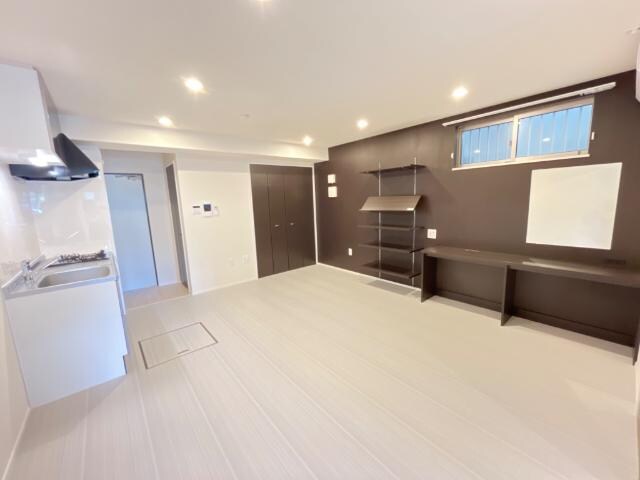 物件内観写真4　(リビング)