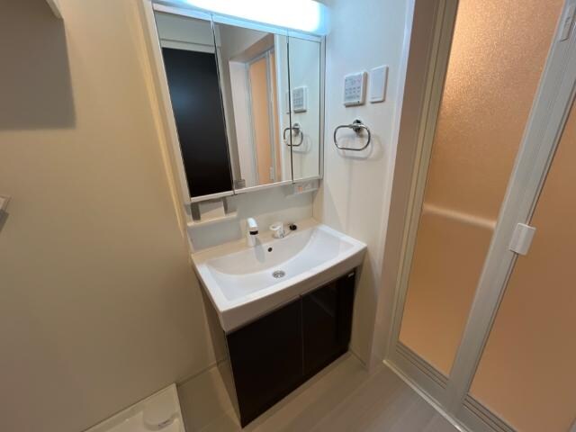 物件内観写真13　(洗髪洗面化粧台)