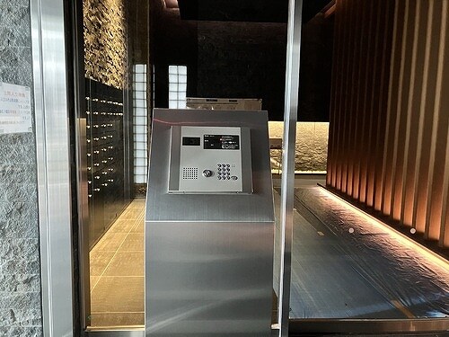 物件外観写真3　(オートロック)