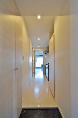 物件内観写真11　(玄関～室内)