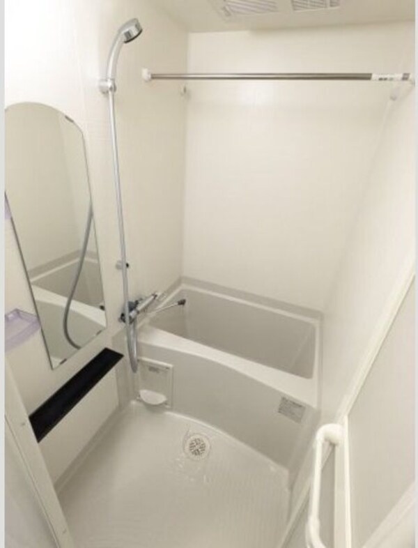 浴室(※写真は同じマンションの違う部屋のものになります。)