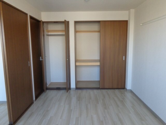 物件内観写真5　(収納)