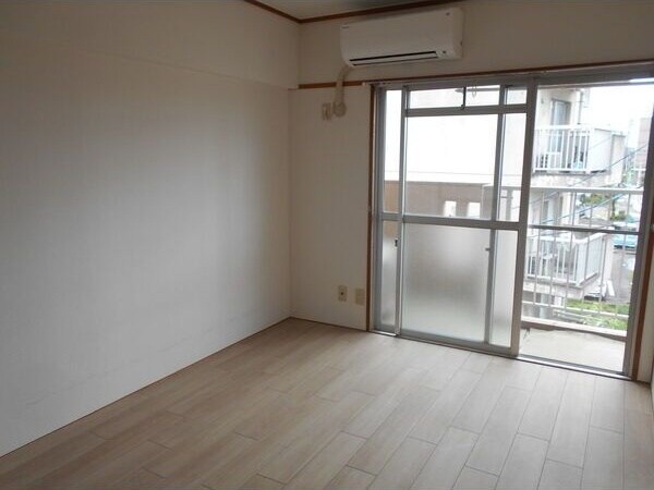 洋室(※写真は同じマンションの違う部屋のものになります。)