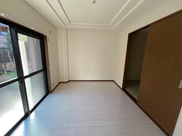 内装他(南洋室)