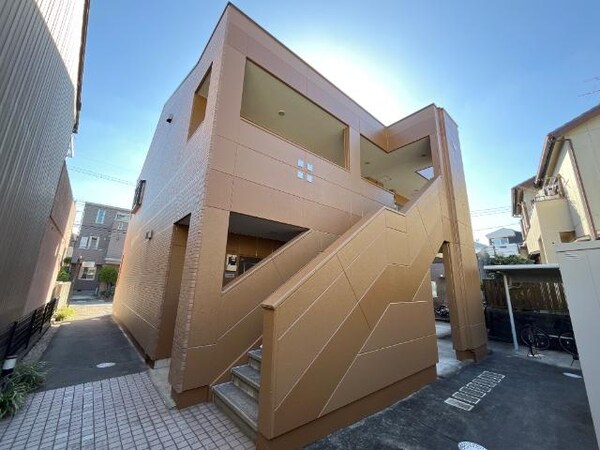 エントランス(外観写真（昼）)