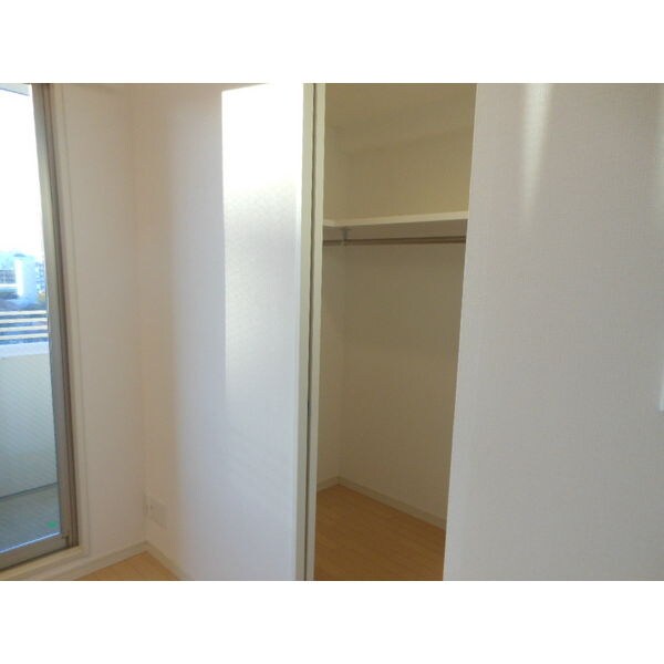 収納(※写真は同じマンションの違う部屋のものになります。)