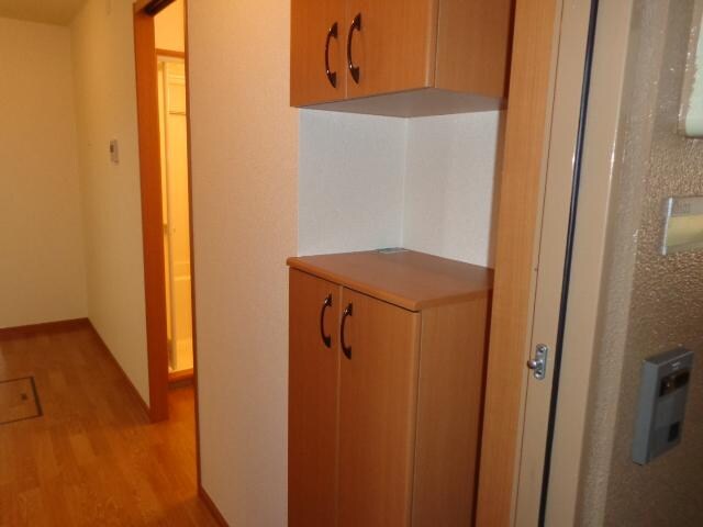 物件内観写真13　(下駄箱)