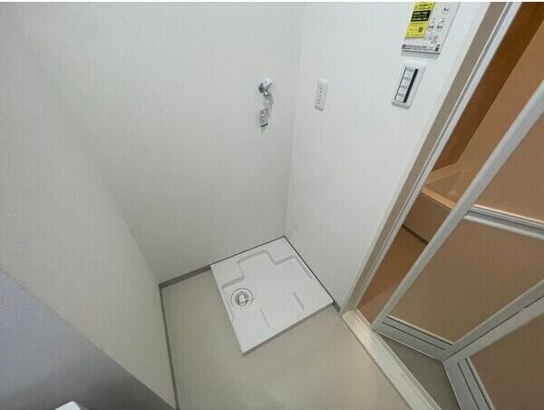 物件内観写真12　(洗濯機置き場)