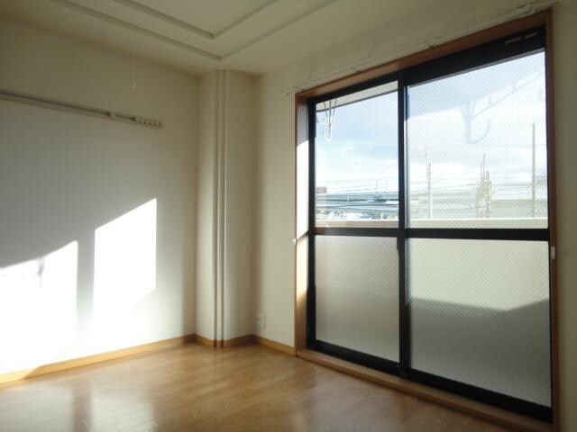 物件内観写真10　(洋室)