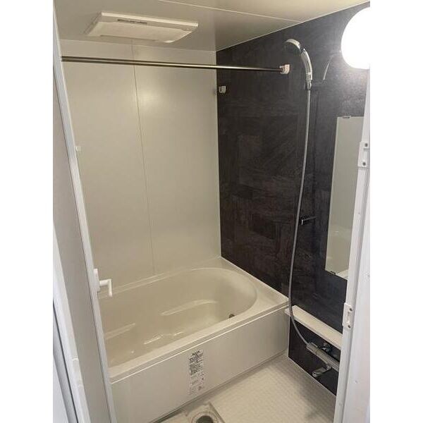 浴室(※写真は同じマンションの違う部屋のものになります。)