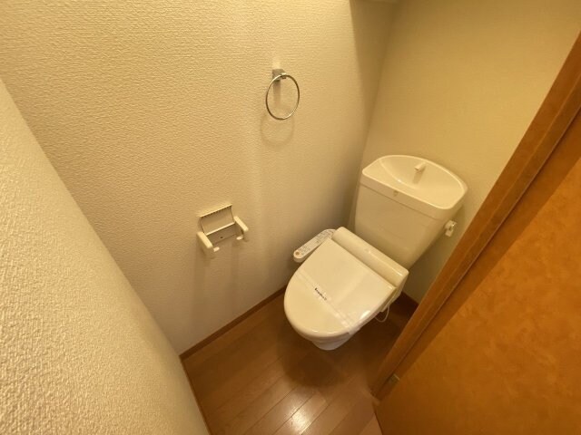 物件内観写真9　(ウォシュレットトイレ)