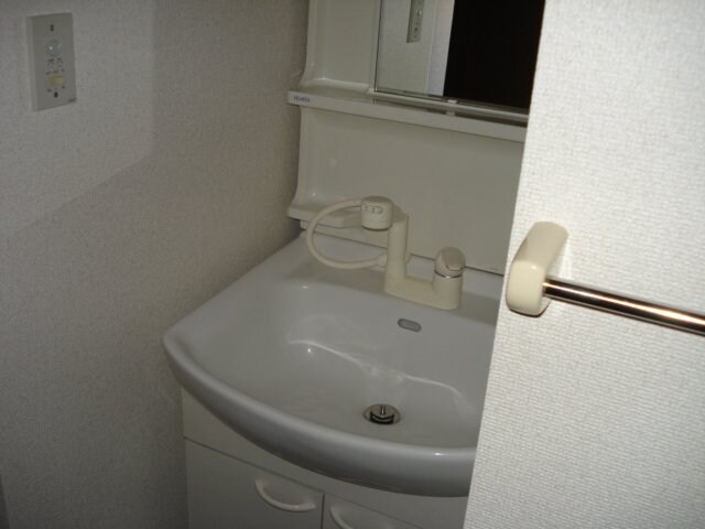 物件内観写真7　(洗髪洗面化粧台)