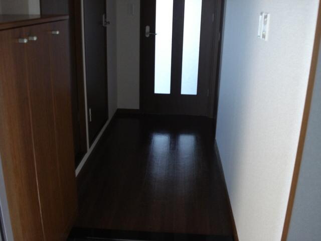 物件内観写真12　(玄関)