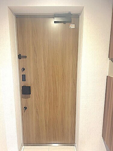 物件内観写真10　(玄関)