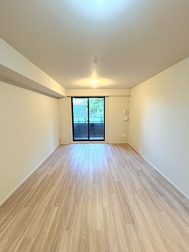 物件内観写真20　(リビングダイニング(別アングル))