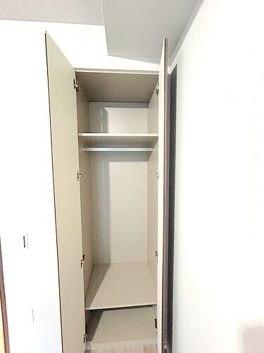 物件内観写真26　(クロゼット(洋室約5.3畳))