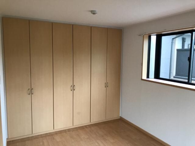 物件内観写真5　(クローゼット)