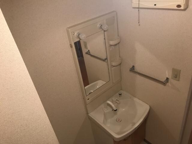 物件内観写真9　(洗髪洗面化粧台)