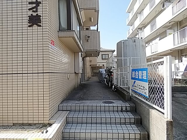 物件外観写真2　