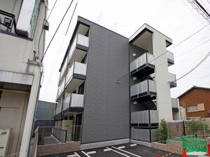 レオパレスソレイユ日比野外観写真