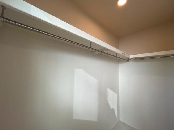 建物設備(ウォークインクローゼット)