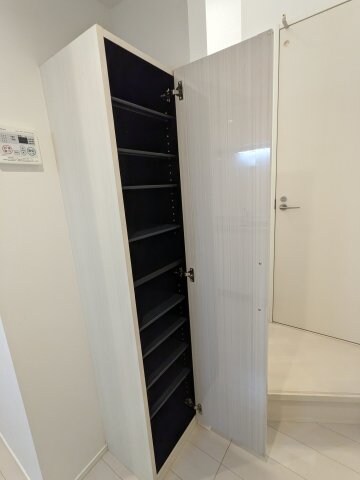 物件内観写真12　(103号室ｼｭｰｽﾞﾎﾞｯｸｽ)