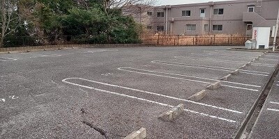 物件外観写真2　(駐車場)