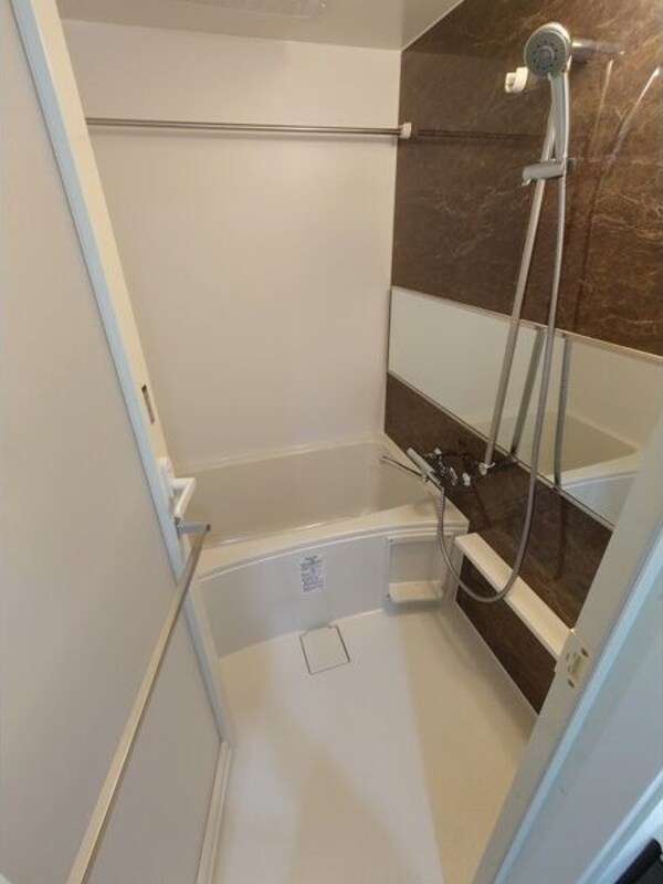 浴室(※写真は同じマンションの違う部屋のものになります。)