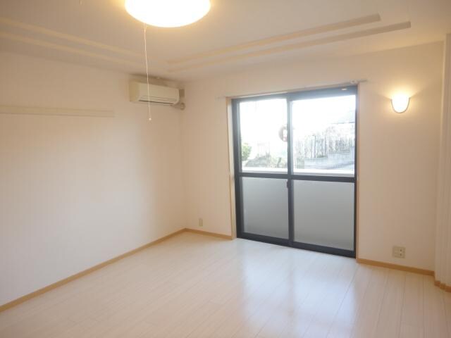 物件内観写真9　(洋室)