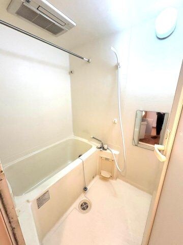 物件内観写真7　(室内写真は別部屋の写真です。)