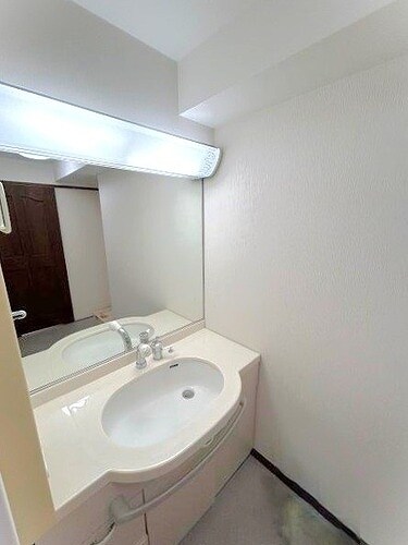 物件内観写真7　(洗面化粧台)