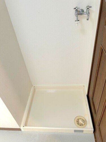 物件内観写真8　(洗濯機置場)