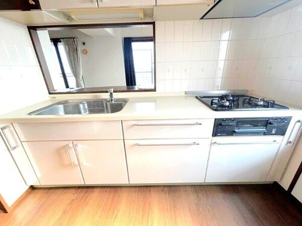 キッチン(システムキッチン(別アングル))