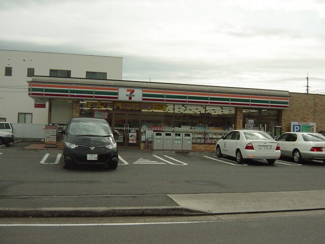 物件外観写真5　(コンビニまで357ｍ)