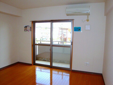 物件内観写真5　(写真、間取図面などが現況と異なる場合は現況優先となります。)