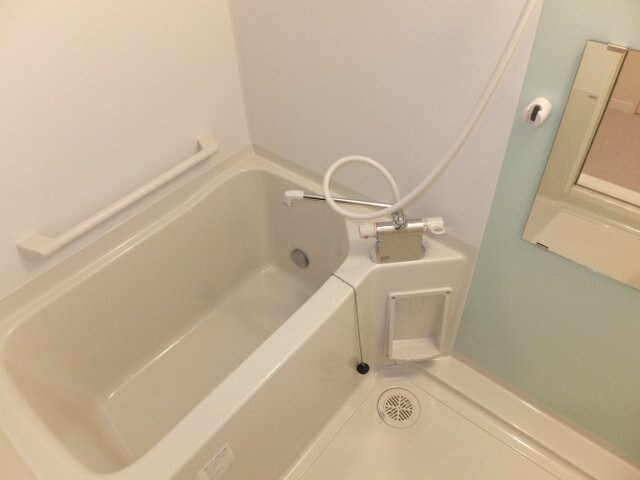 物件内観写真10　(風呂トイレ別　【浴室乾燥機付き】)