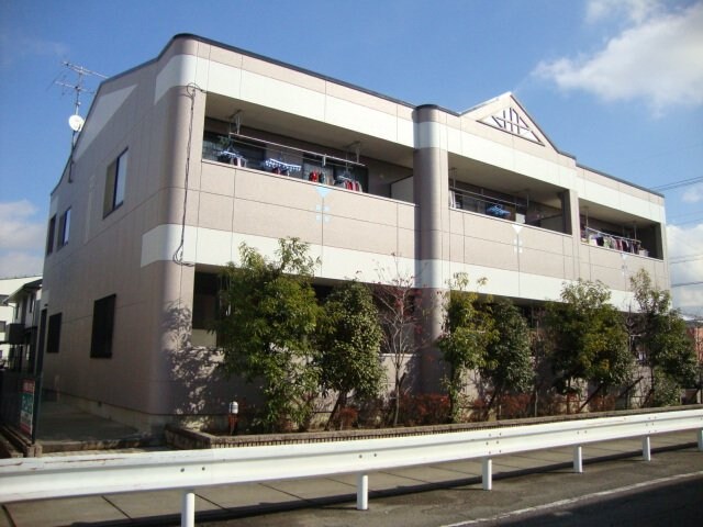 物件外観写真2　(外観写真（昼）)